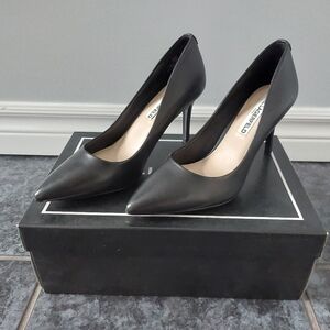 Karl Lagerfeld Heels New Size 6 Black - Classic Closed Toe Pumps